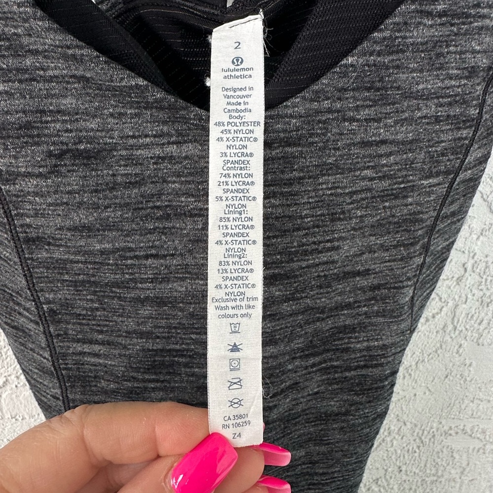 Lululemon Run For Gold Tank Size 2 Gray Black - Picture 5 of 7
